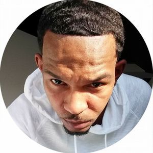 Meet your Posher, Derrick